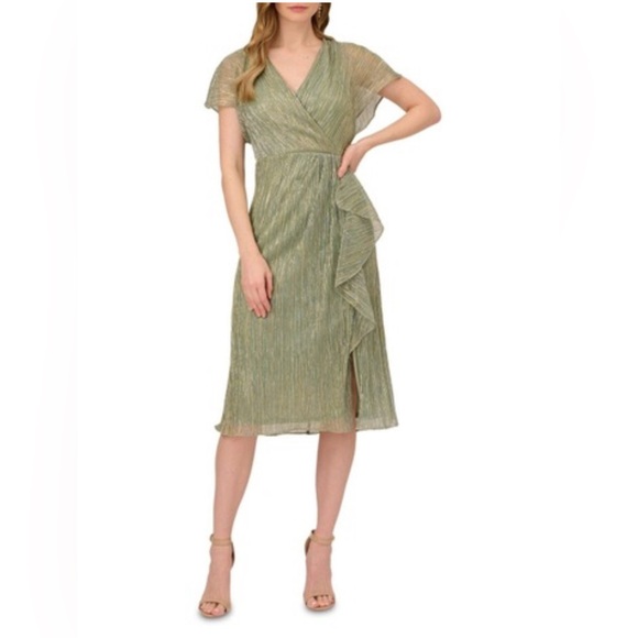 Adrianna Papell Dresses & Skirts - Adrianna Papell Women’s Pleated Green Metallic Short Sleeve Gown Size 4 NWOT